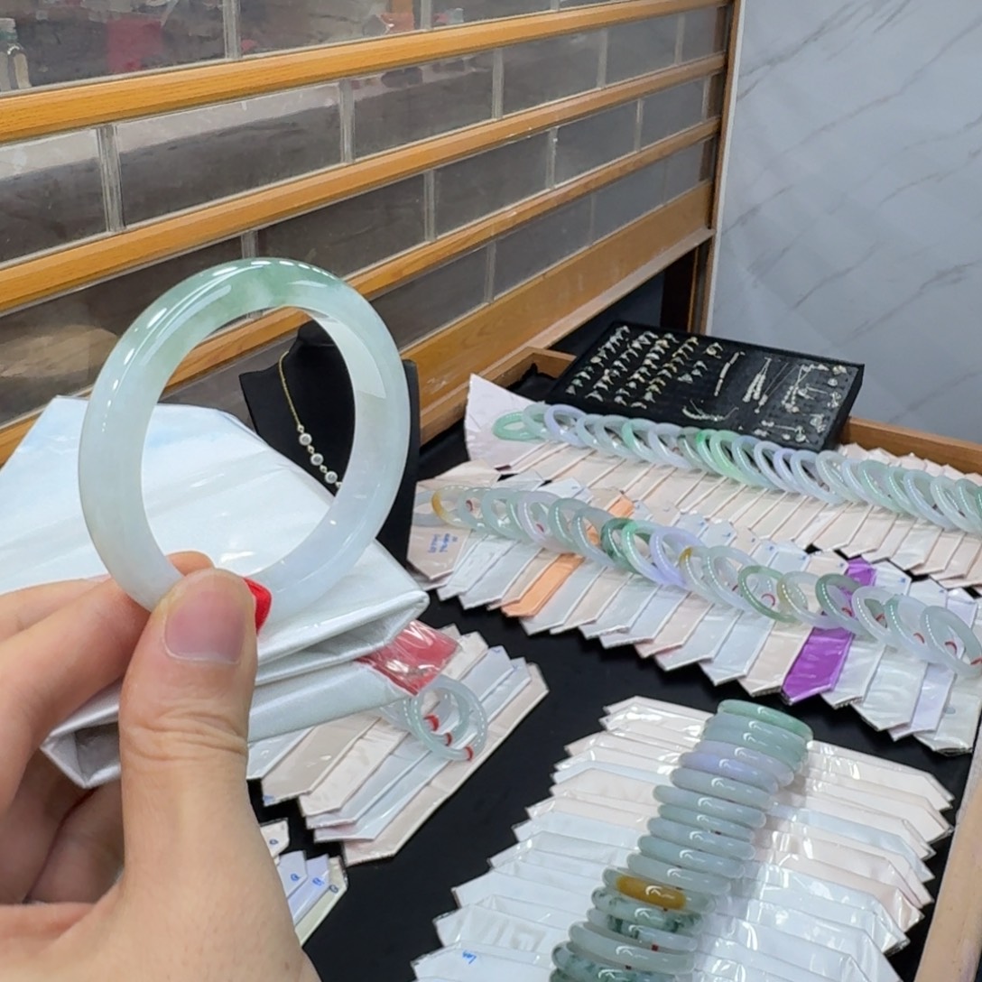 翡翠未镶嵌手镯翡翠