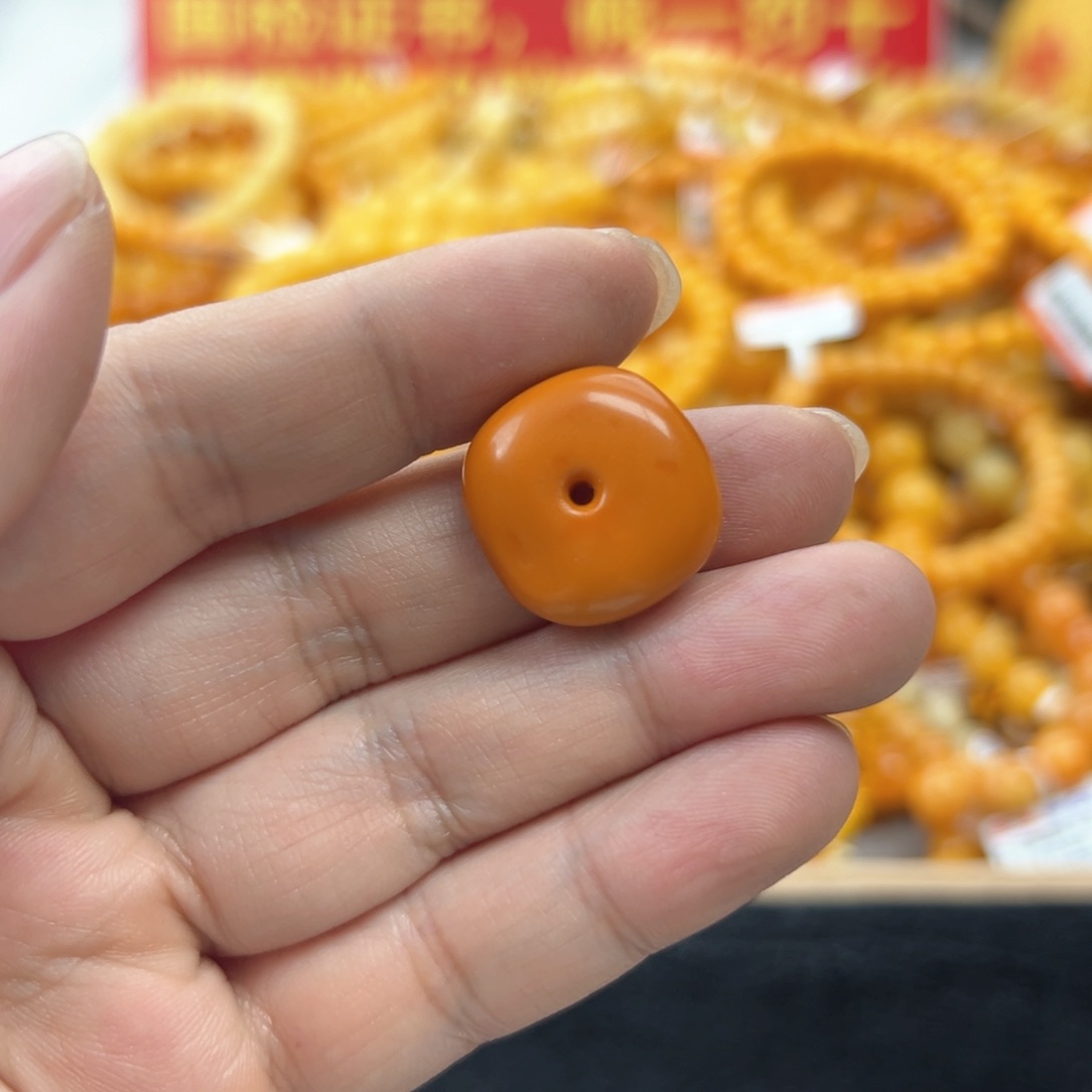 琥珀珠宝奇石未镶嵌