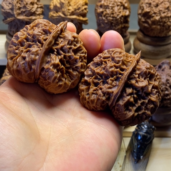 文玩核桃把件鬼脸王47