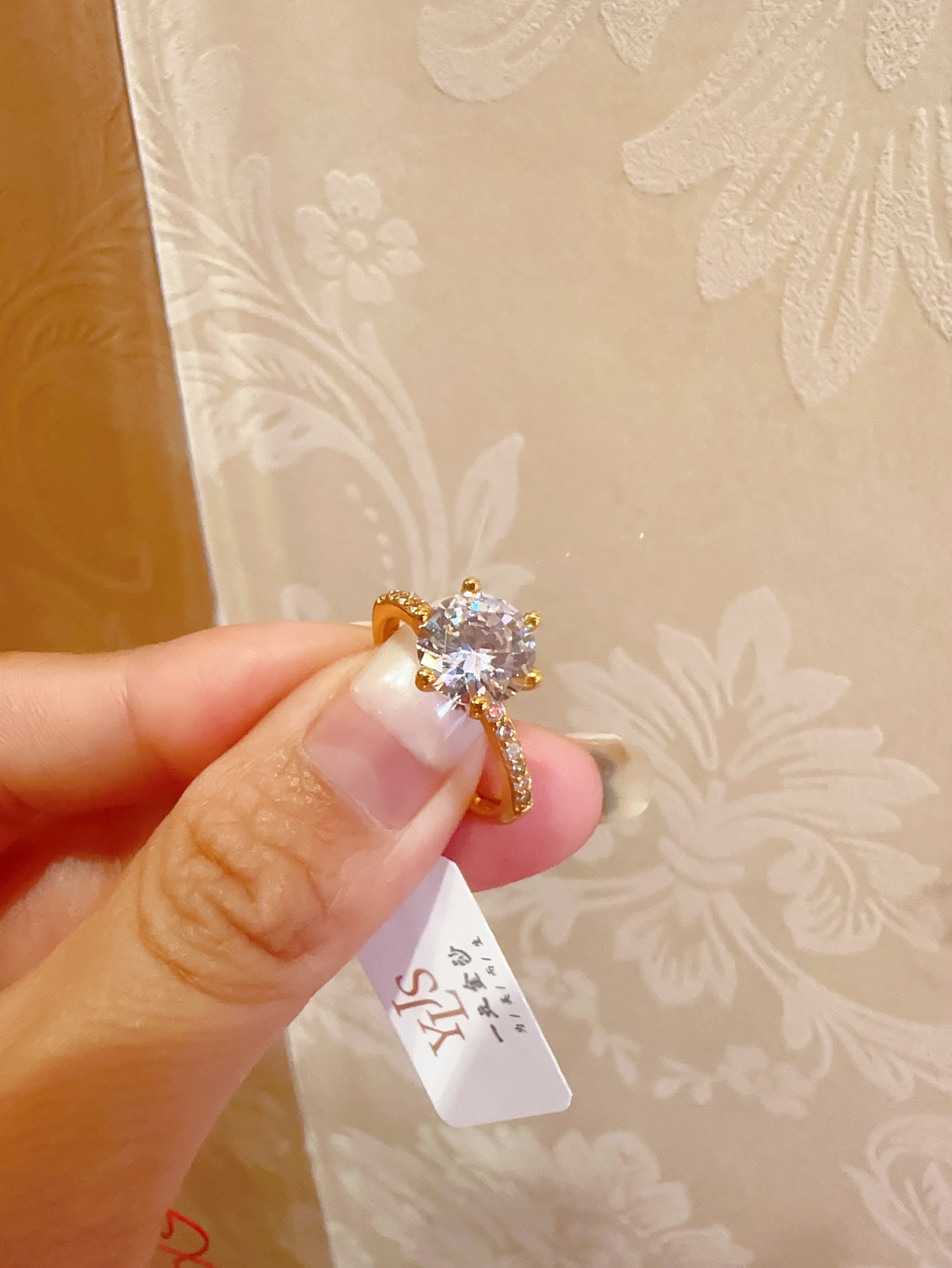 铜合金戒指 精美时尚钻戒