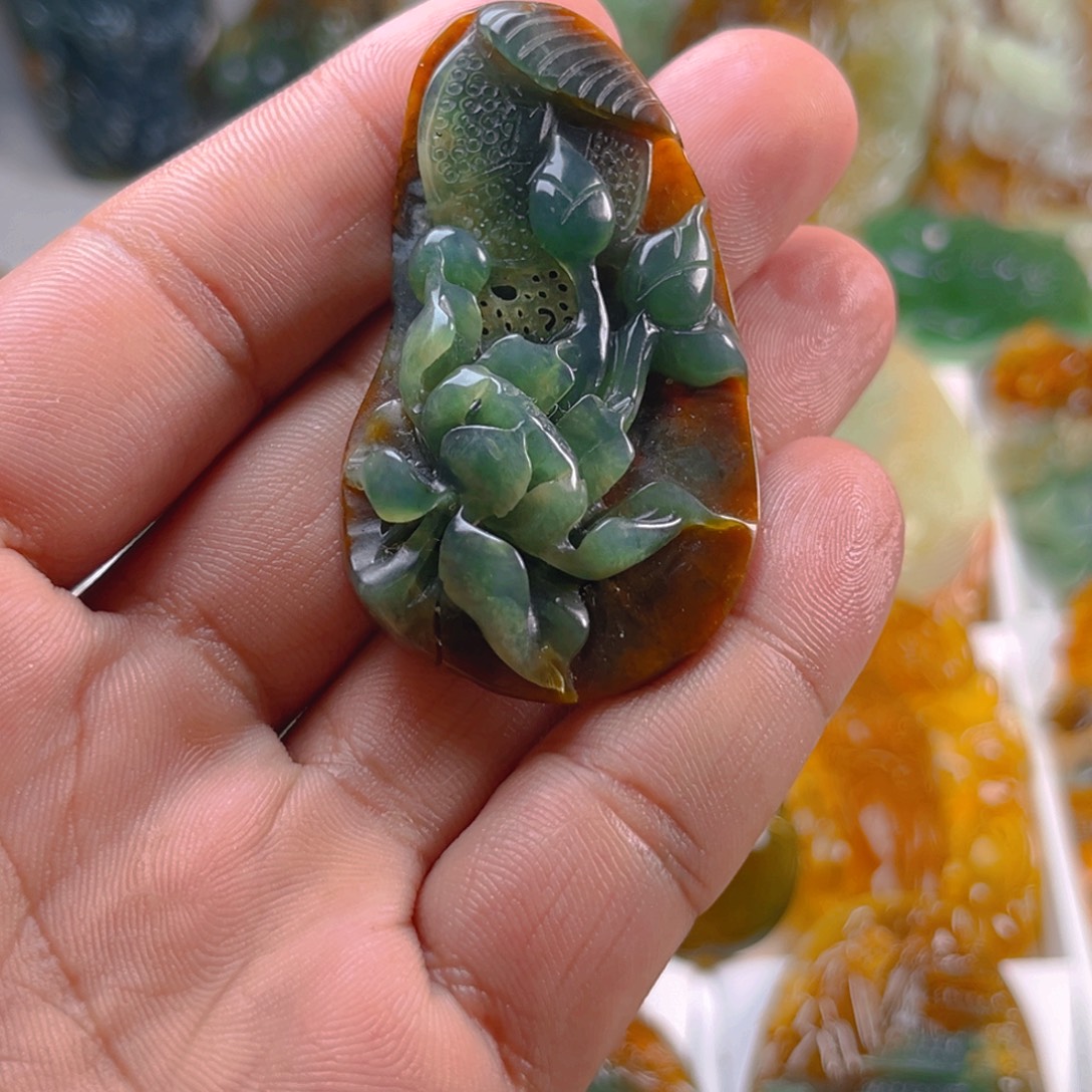 未镶嵌蛇纹石玉颈饰