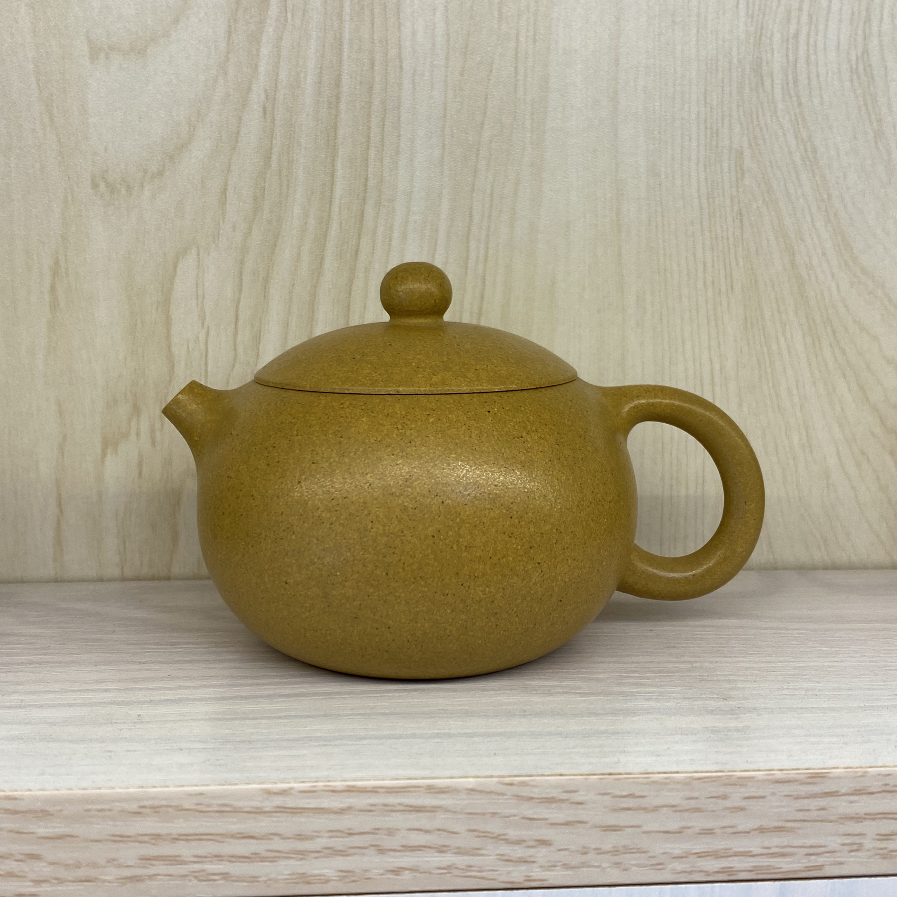 黄金段西施壶容量160cc，半手工