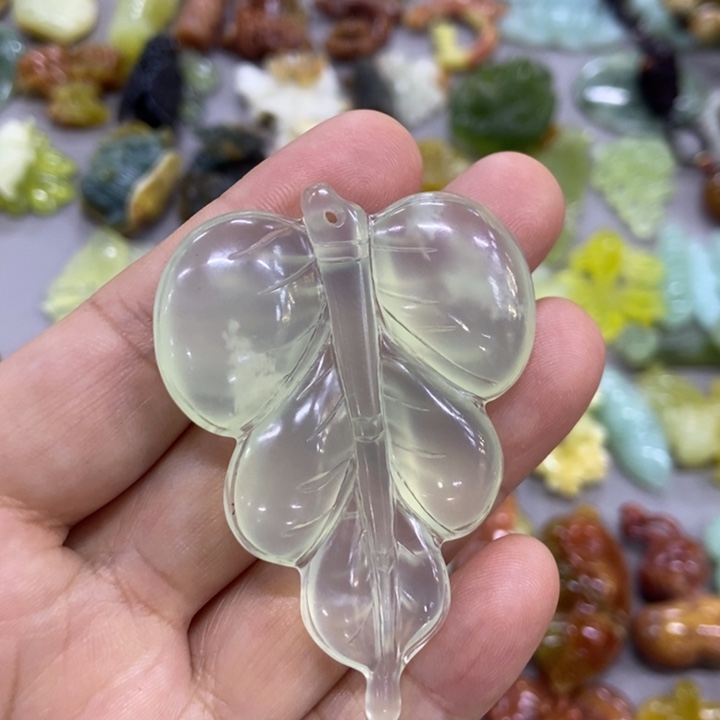 未镶嵌蛇纹石玉挂件