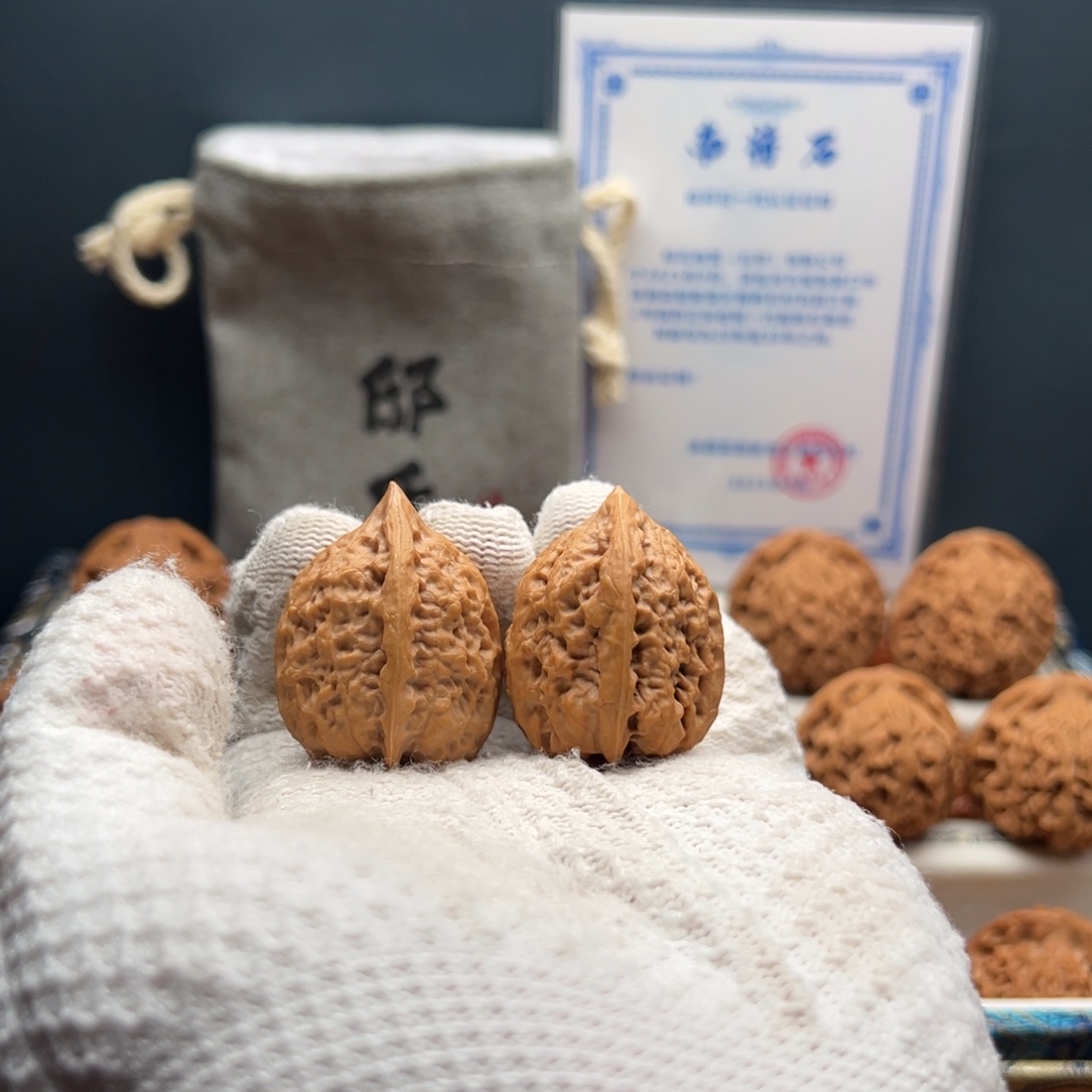 L***e文玩核桃把件沈鸡29