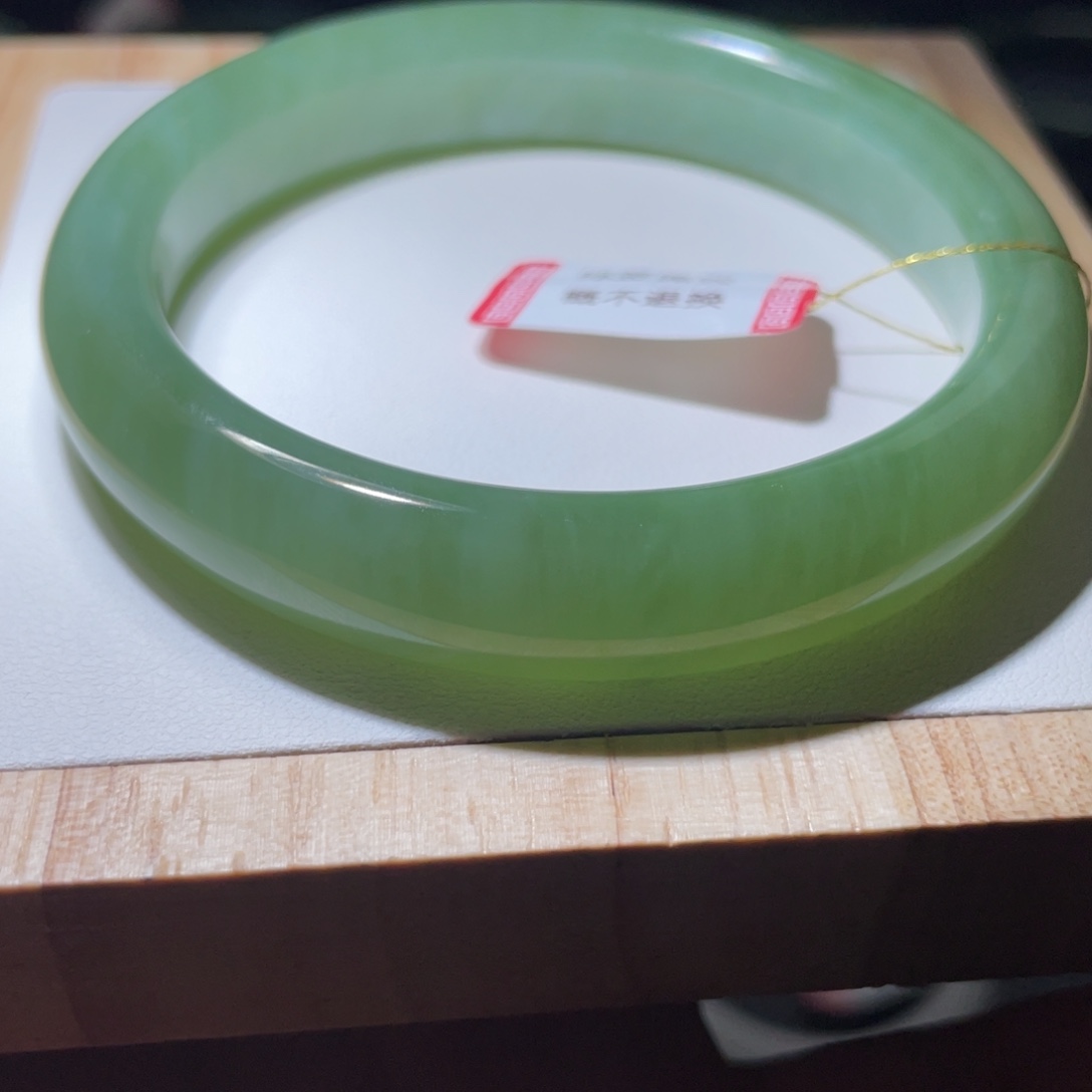 和田玉手镯未镶嵌威***毛