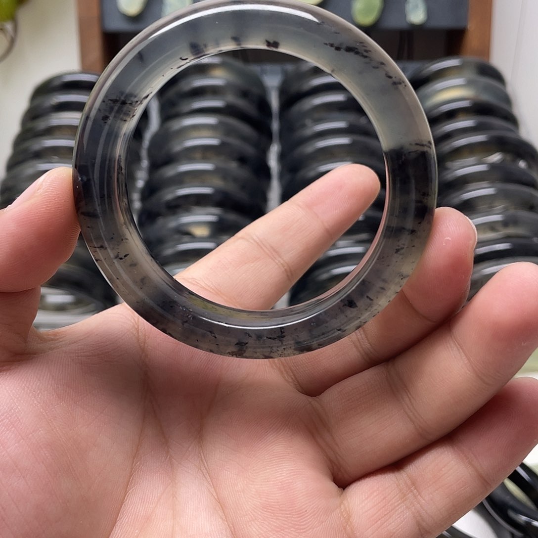 蛇纹石玉未镶嵌手镯3