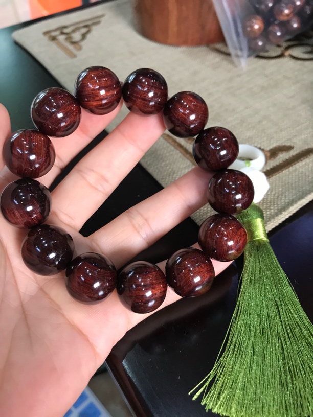 海南黄花梨老料紫油梨1.8规格高油高密沉水玻璃底，荧光十足