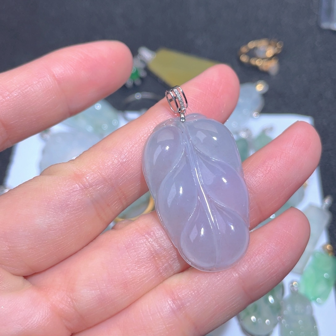 翡翠颈饰18K金镶嵌翡翠