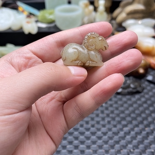 和田玉（糖玉）未镶嵌摆件