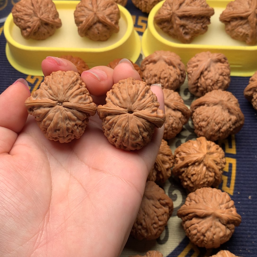 文玩核桃吊坠莲花35