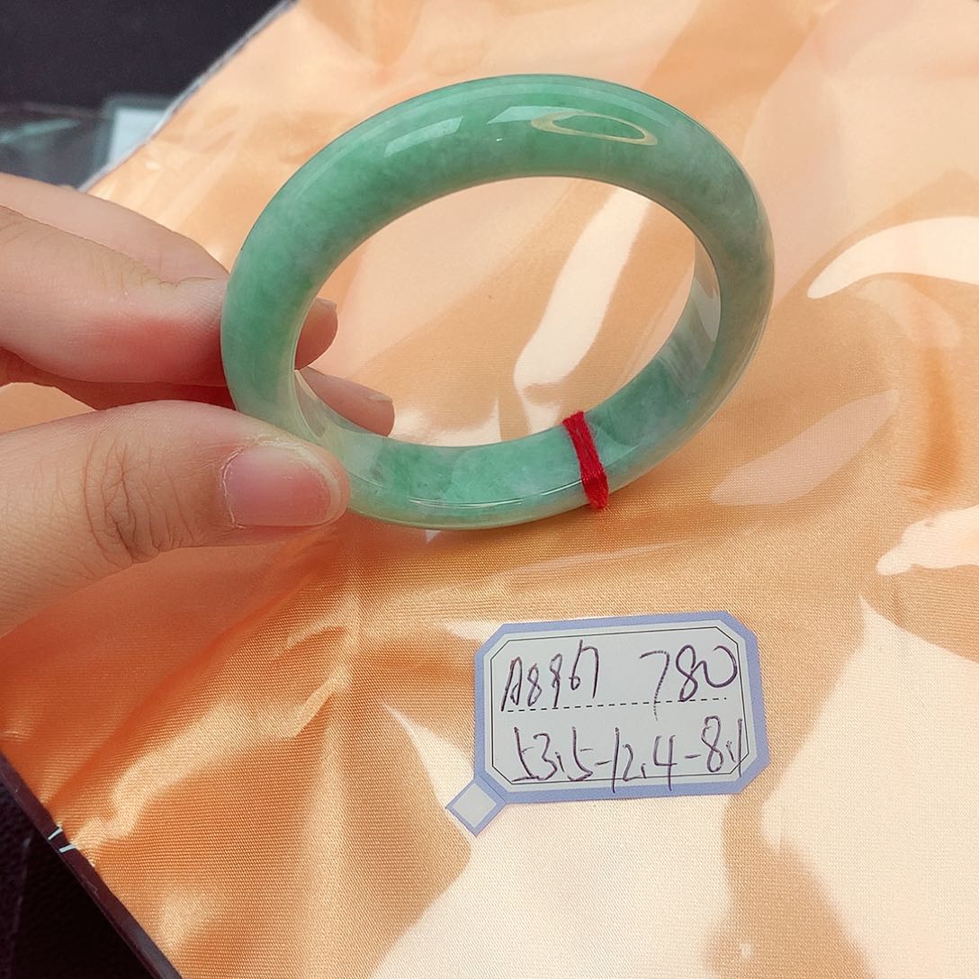 翡翠手镯未镶嵌天然缅甸翡翠A货