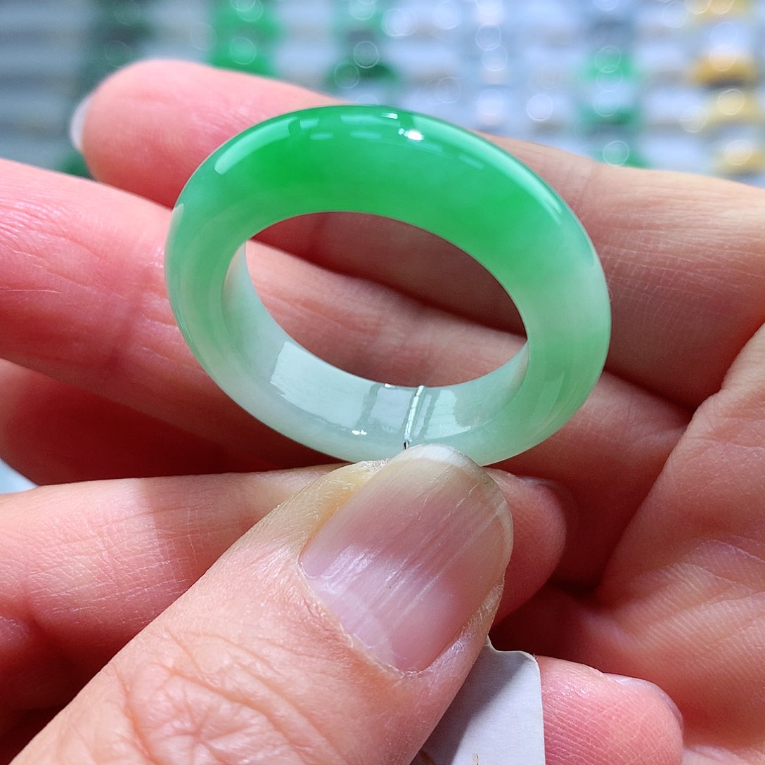 翡翠未镶嵌戒指23号