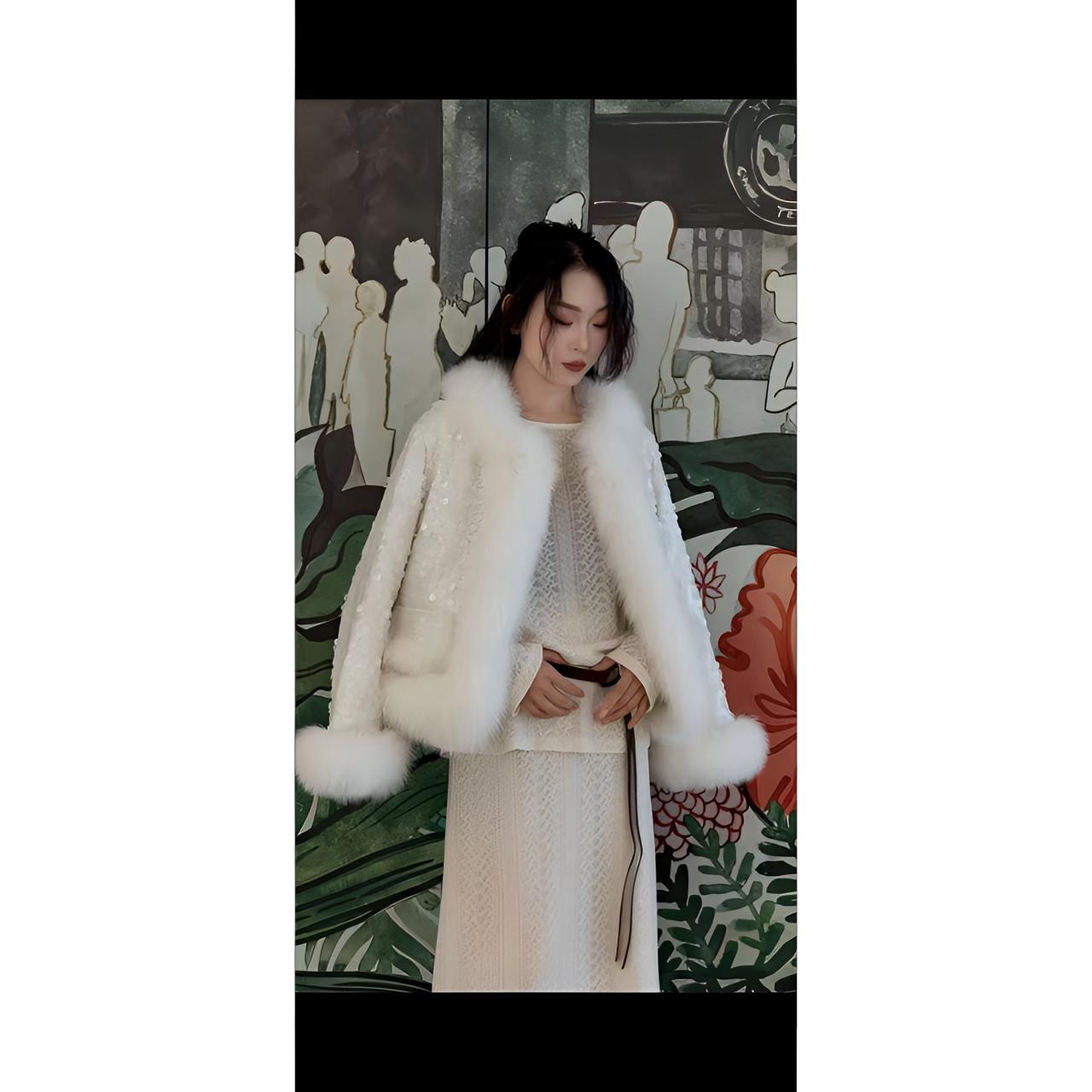 TYNS【25143】初雪映月秋冬新款狐狸毛时尚鹅绒短款小香风草草外套