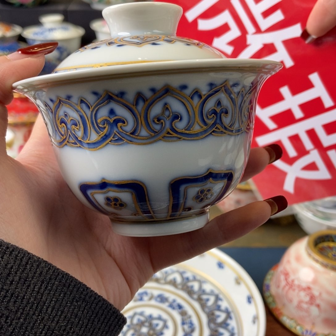 陶瓷艺术家的作品是一种