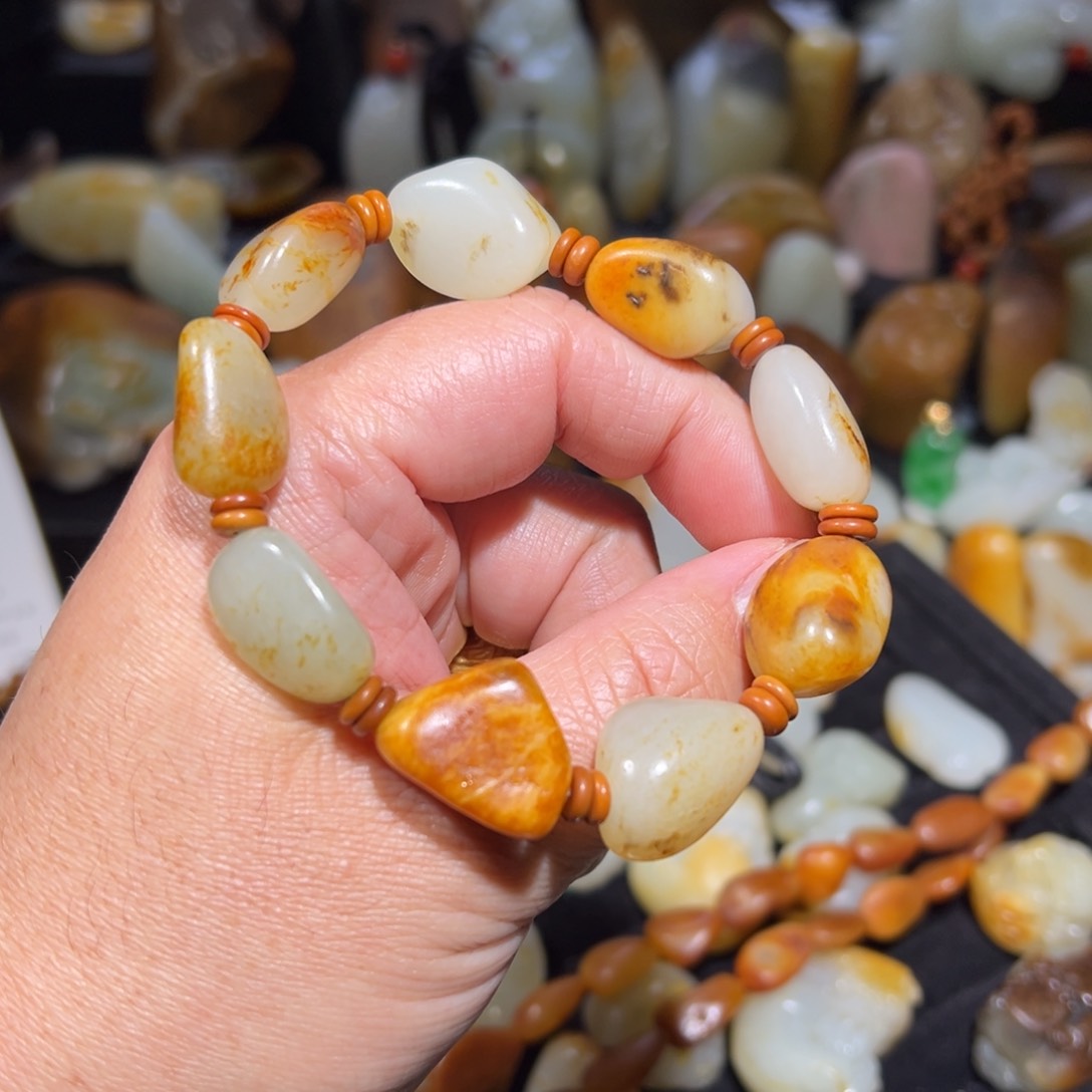 和田玉手串未镶嵌一****?