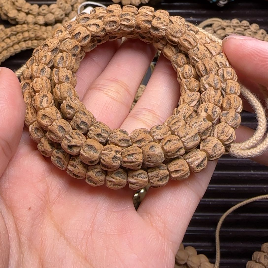 柏香籽/百香籽吊坠小**学