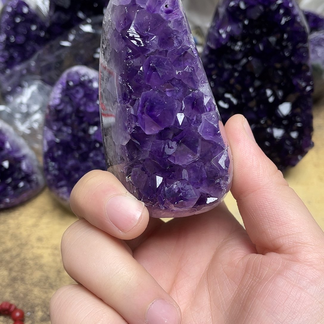 一***m紫晶未镶嵌大型摆件（非配饰）