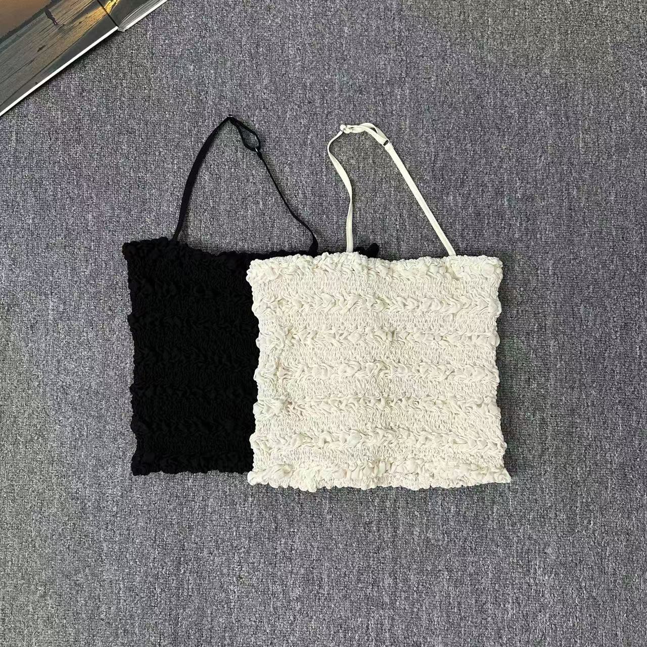 13401余小鱼  【百搭挂脖】两色褶皱时尚气质挂脖可调节吊带女装