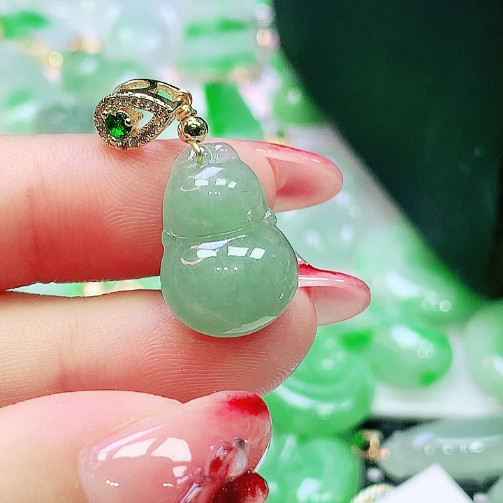 翡翠未镶嵌项圈翡翠