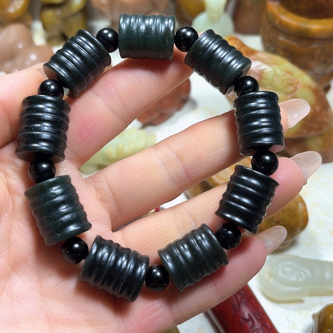 白玉菩提吊坠白玉菩提吊坠