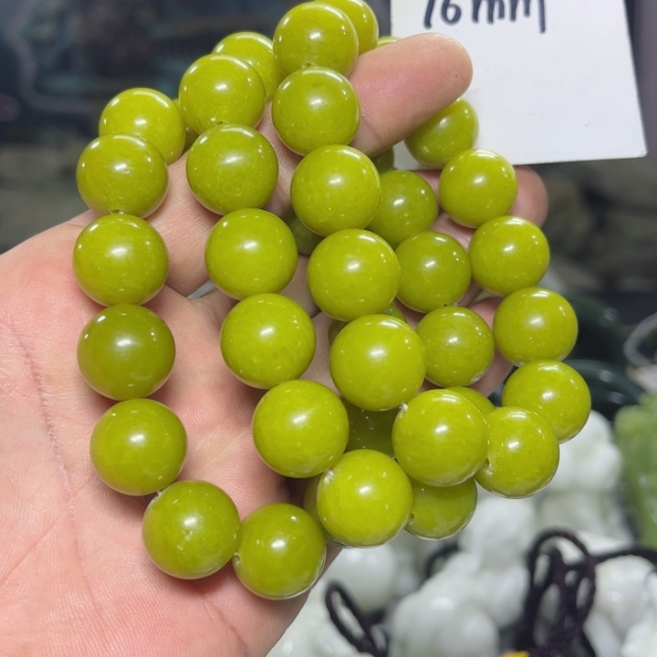 蛇纹石玉手串未镶嵌