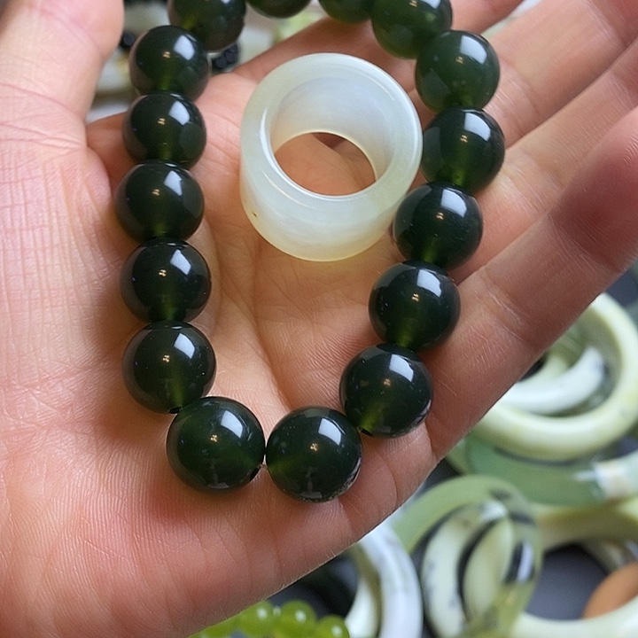 一***二蛇纹石玉合金手链