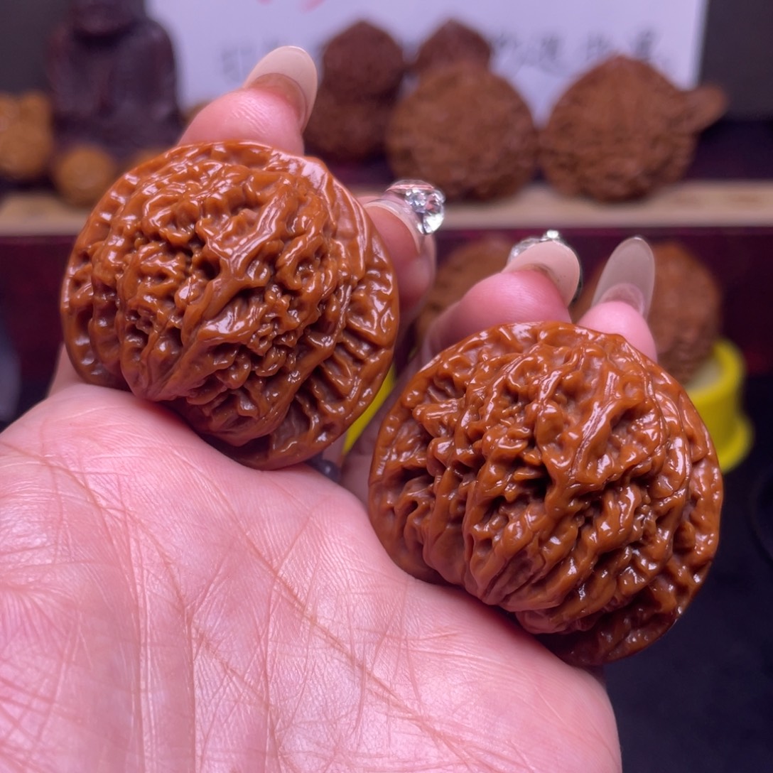 多****吊坠桃核潘龙眼福利