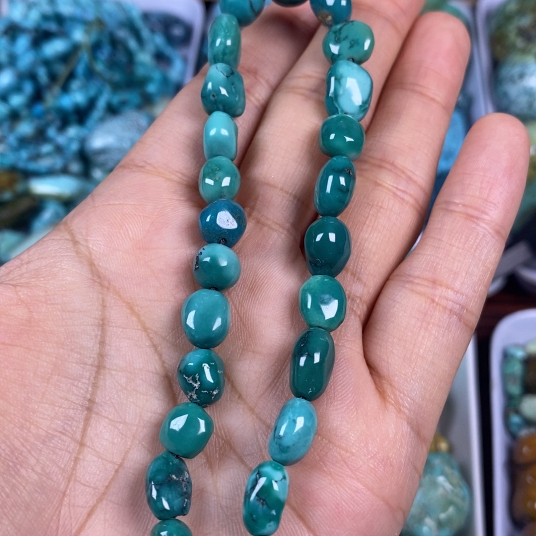 绿松石未镶嵌颈饰