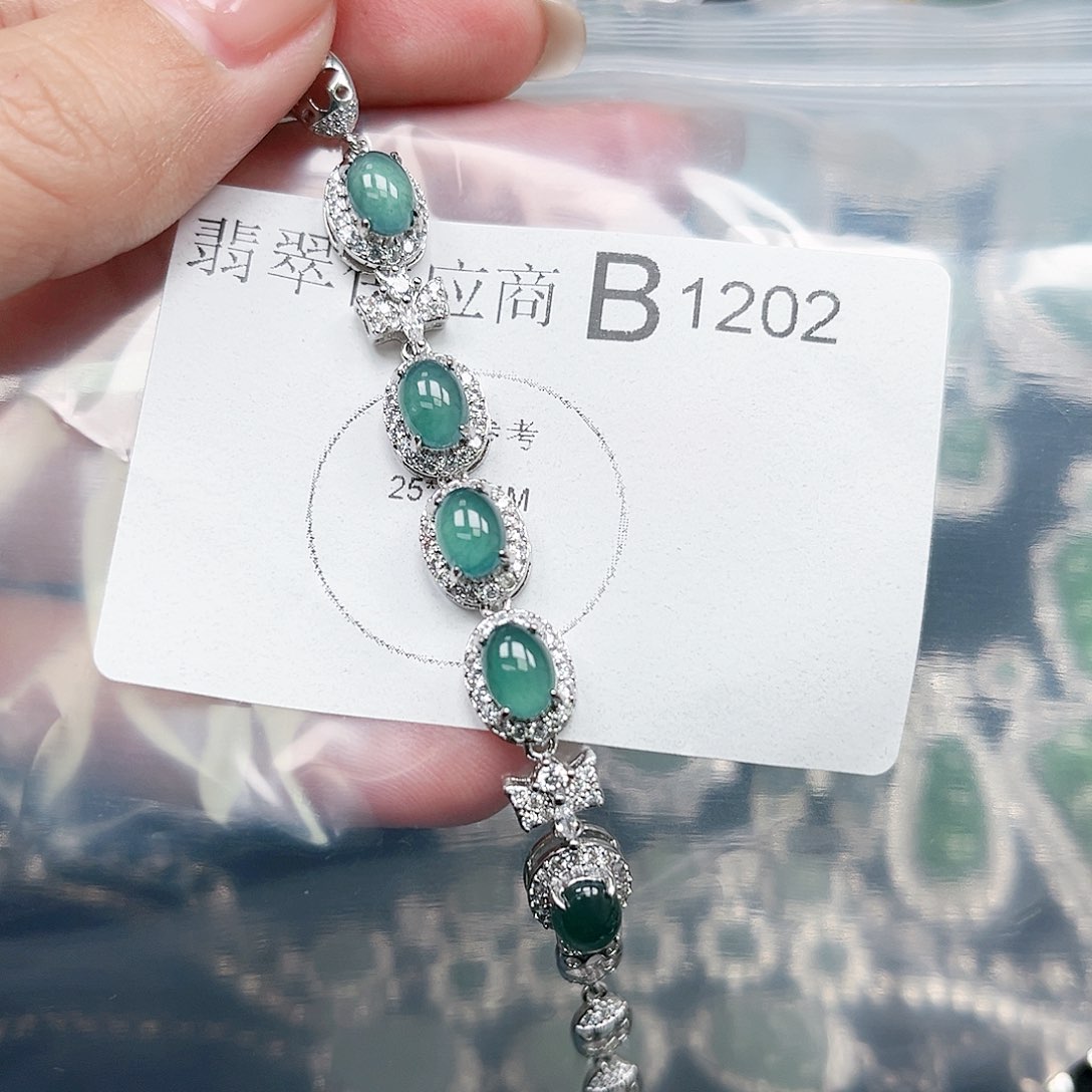 翡翠颈饰未镶嵌翡翠1202