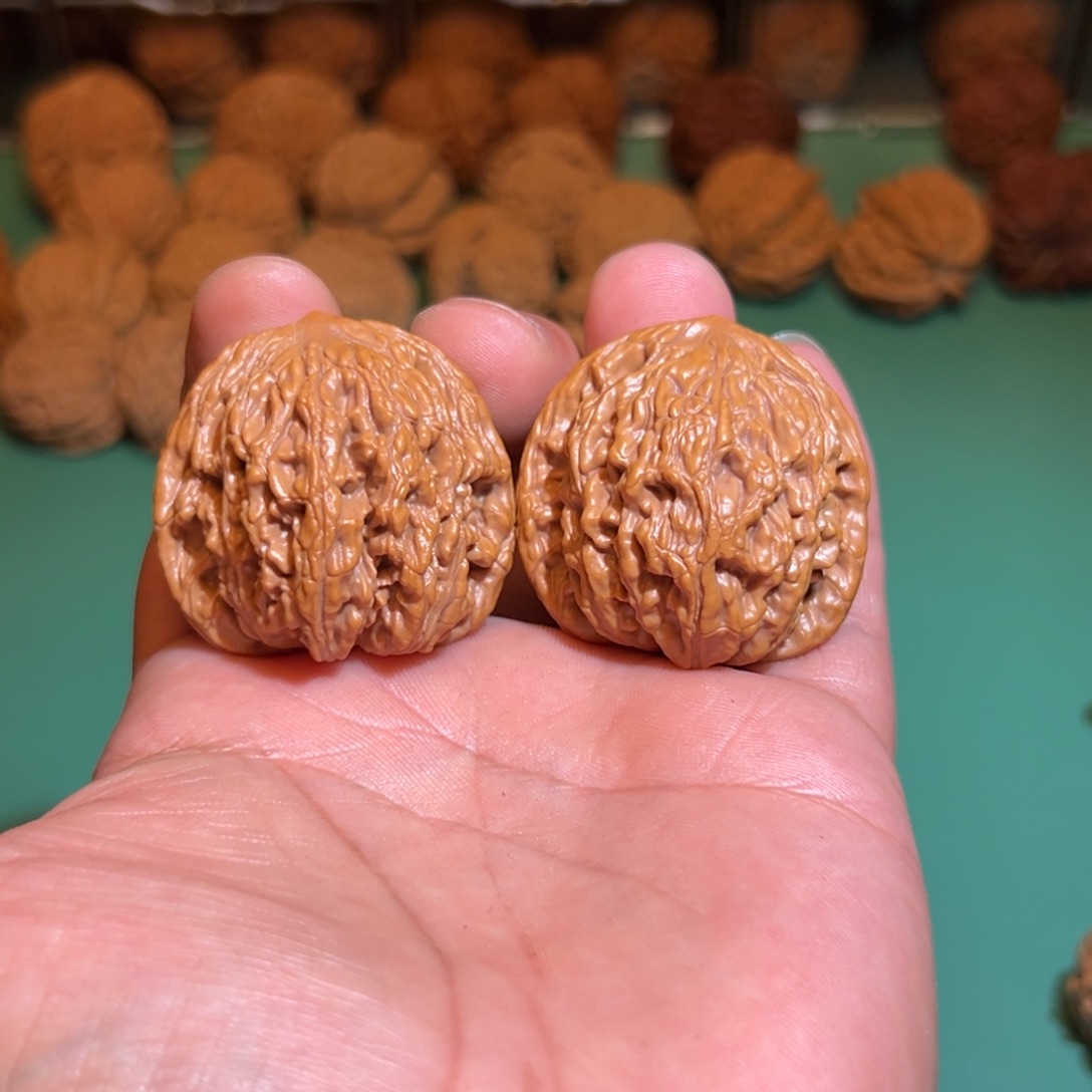 文玩核桃把件麦穗虎头40