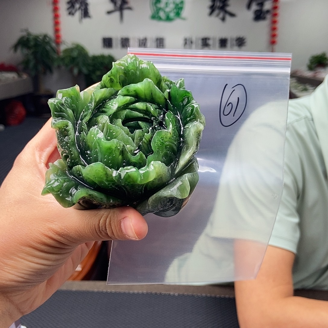 和田玉未镶嵌颈饰颜色多样性发拍一发一