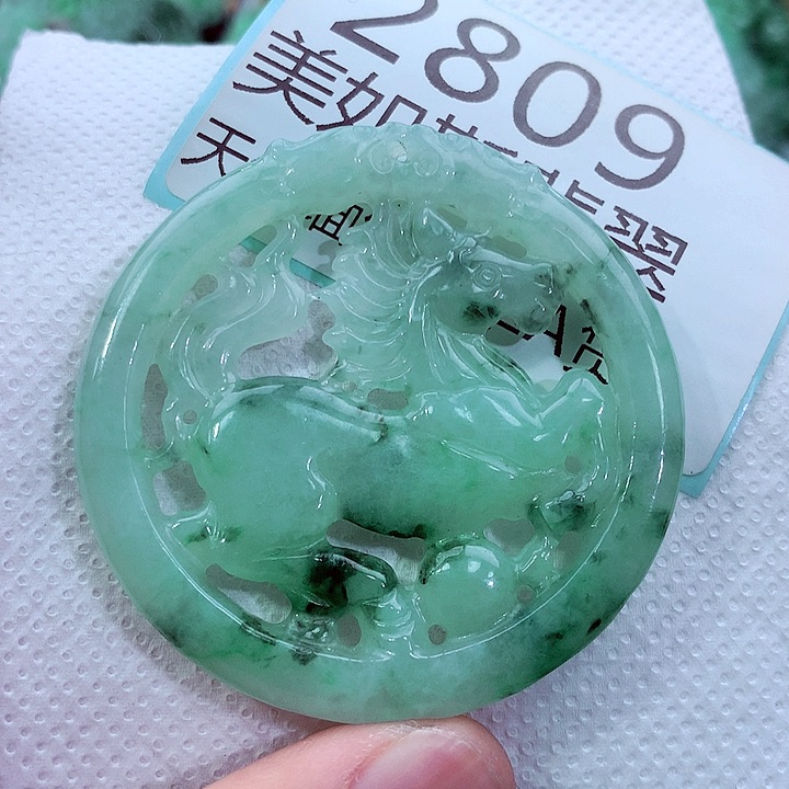 吊坠(不含链)未镶嵌翡翠