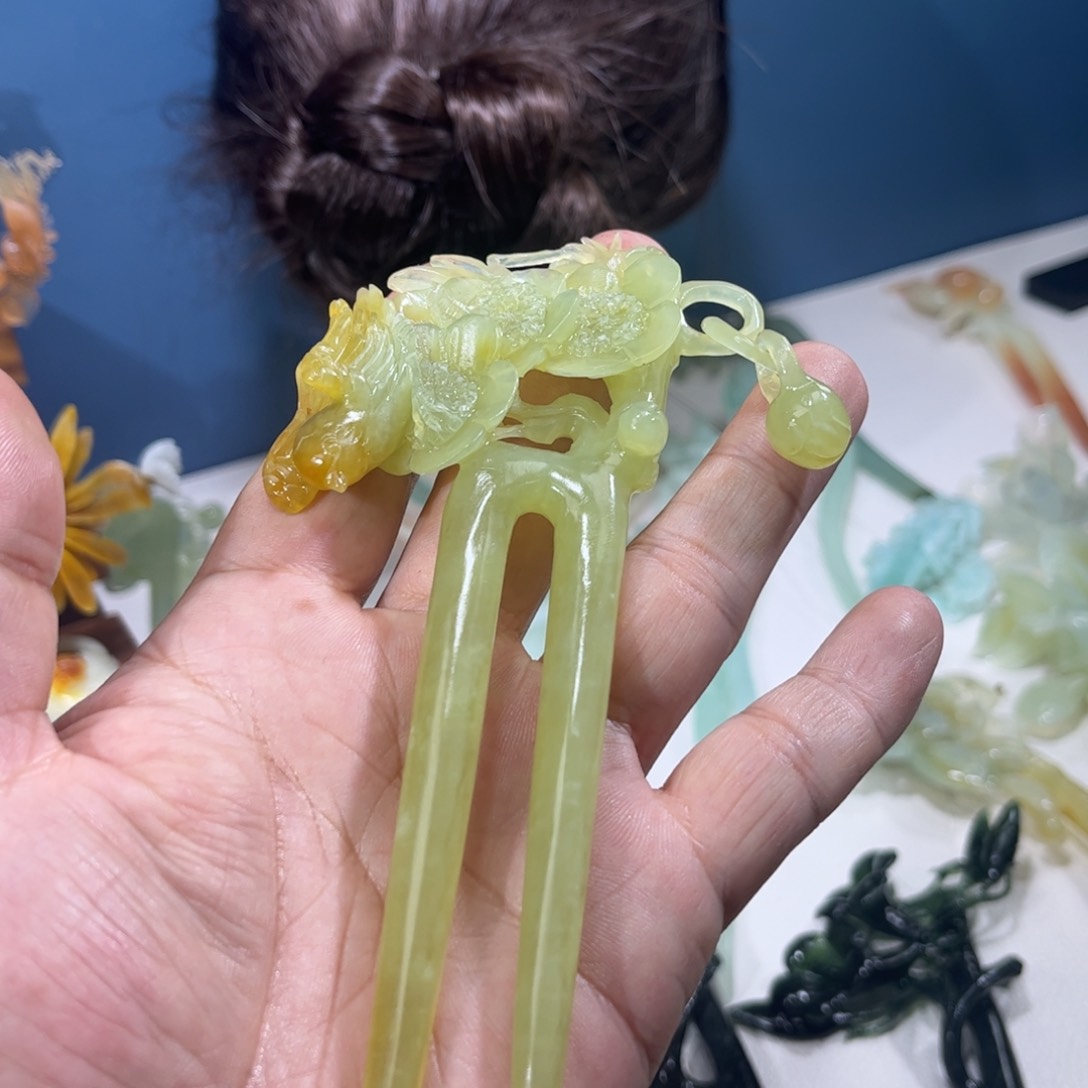 蛇纹石玉未镶嵌发簪画****珘