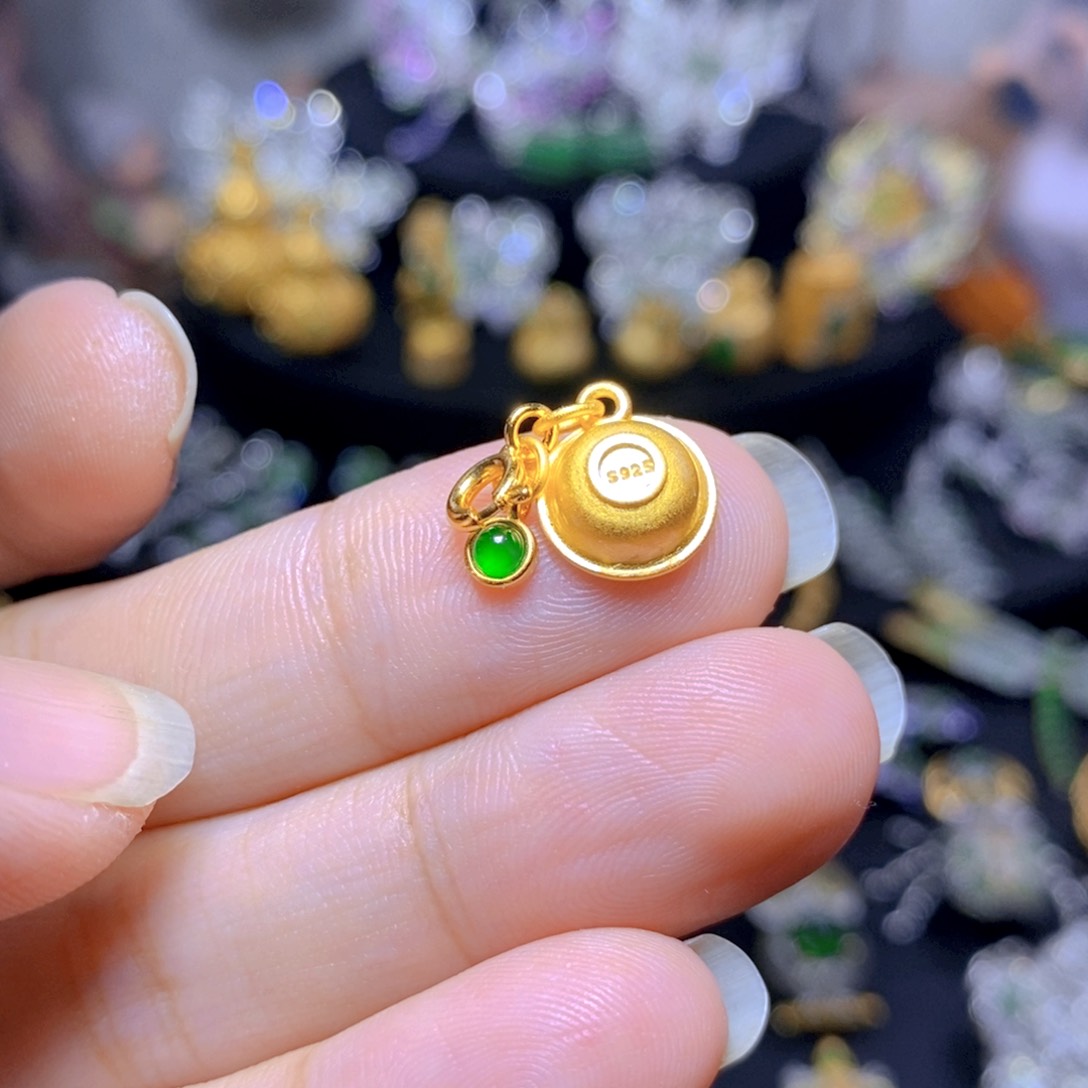 翡翠银S925镶嵌耳饰天然翡翠