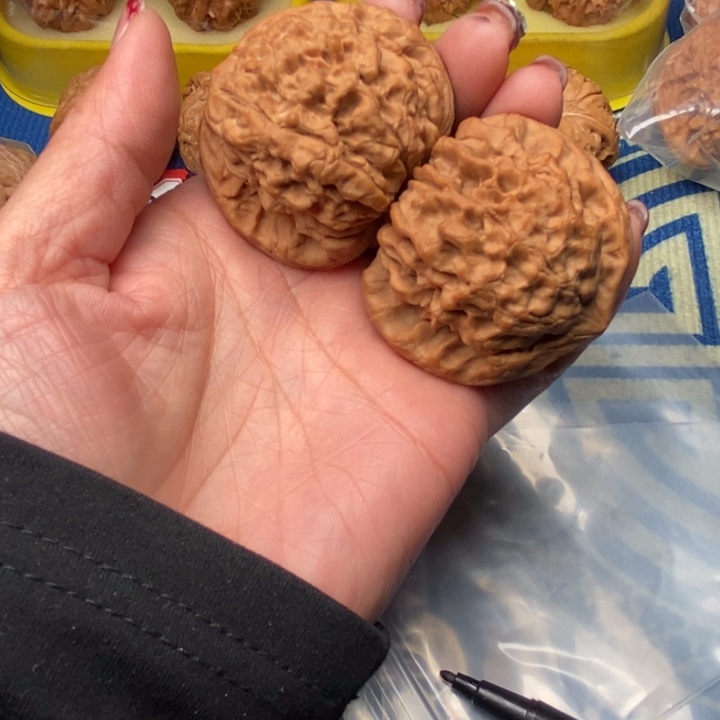 逸***.吊坠桃核龙鼎核桃