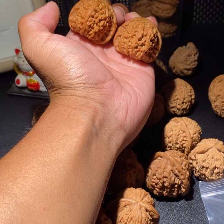 把件文玩核桃三角白