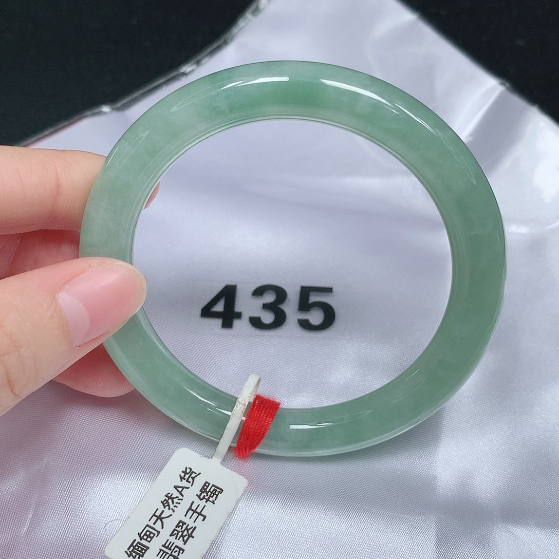 翡翠未镶嵌手镯（圆镯）