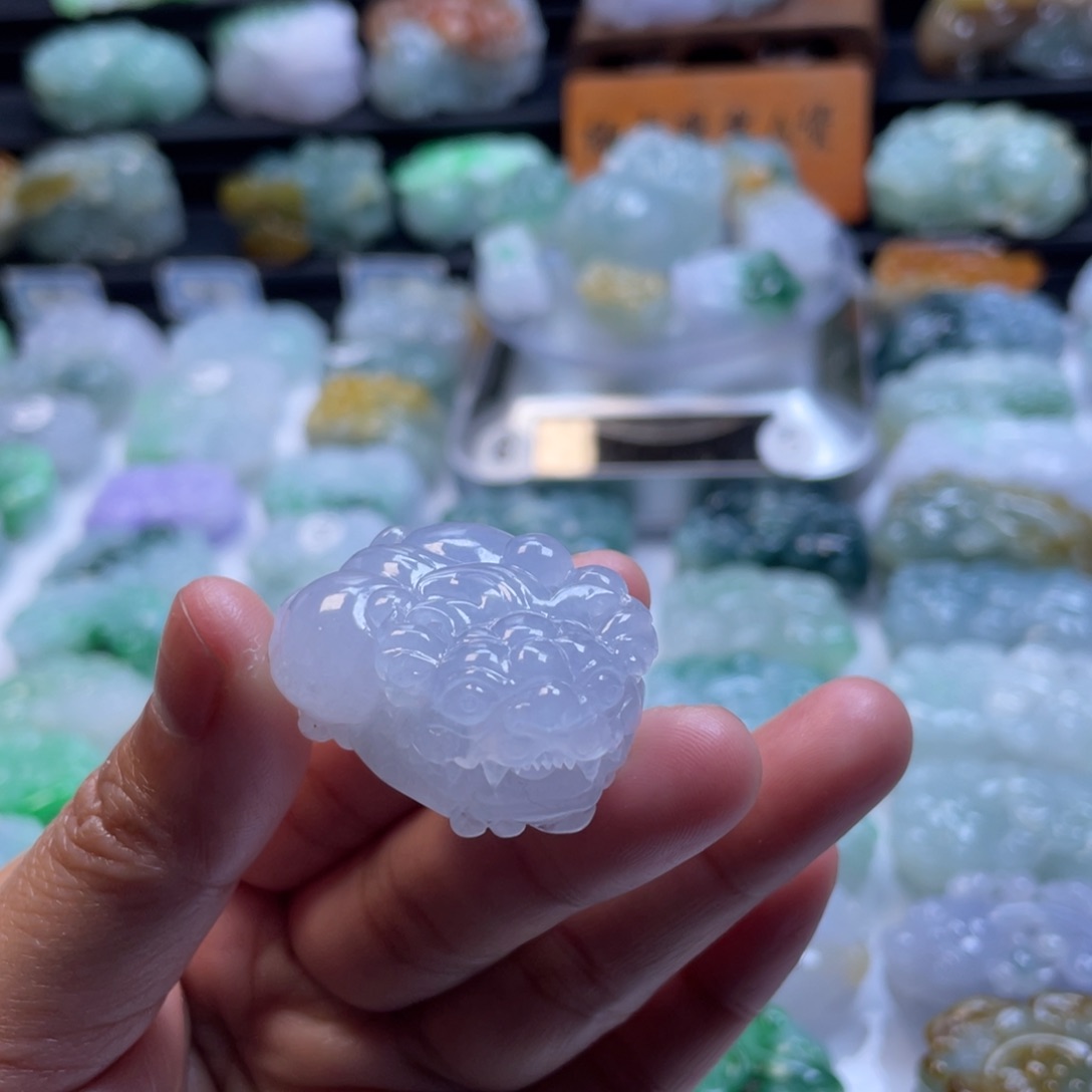 翡翠颈饰未镶嵌貔貅