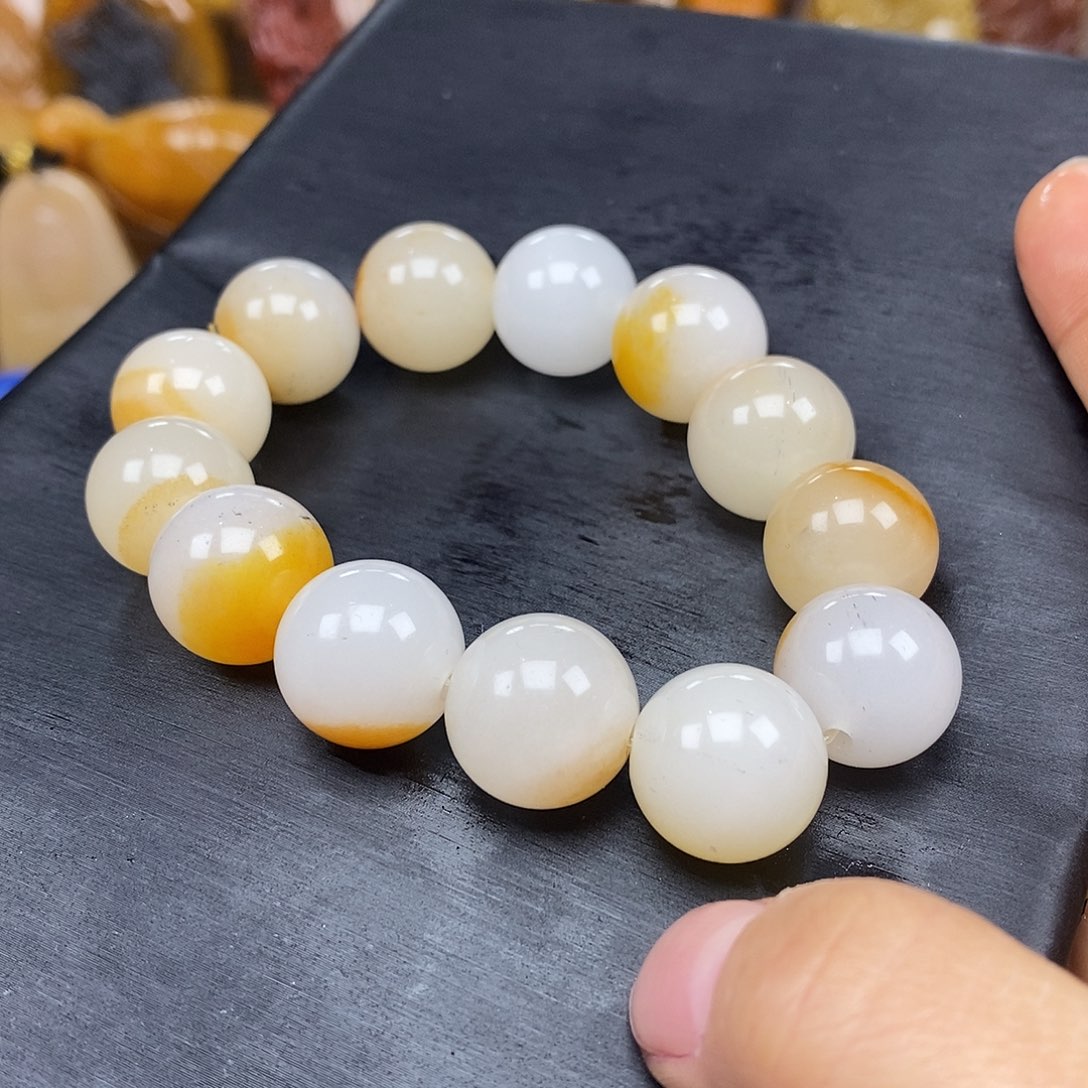 石英质玉（黄龙玉）颈饰未镶嵌