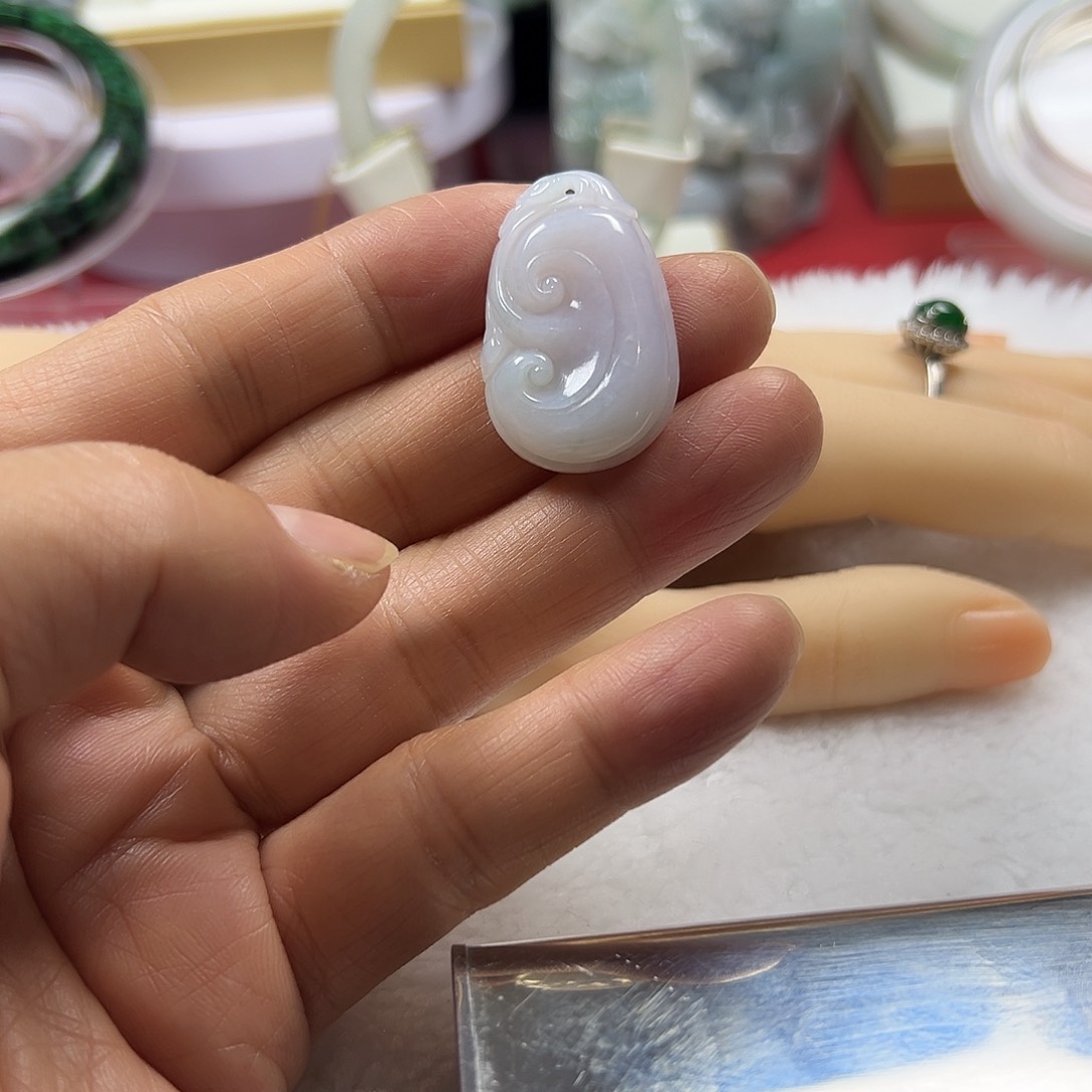 颈饰未镶嵌翡翠缅甸天然A货翡翠如意