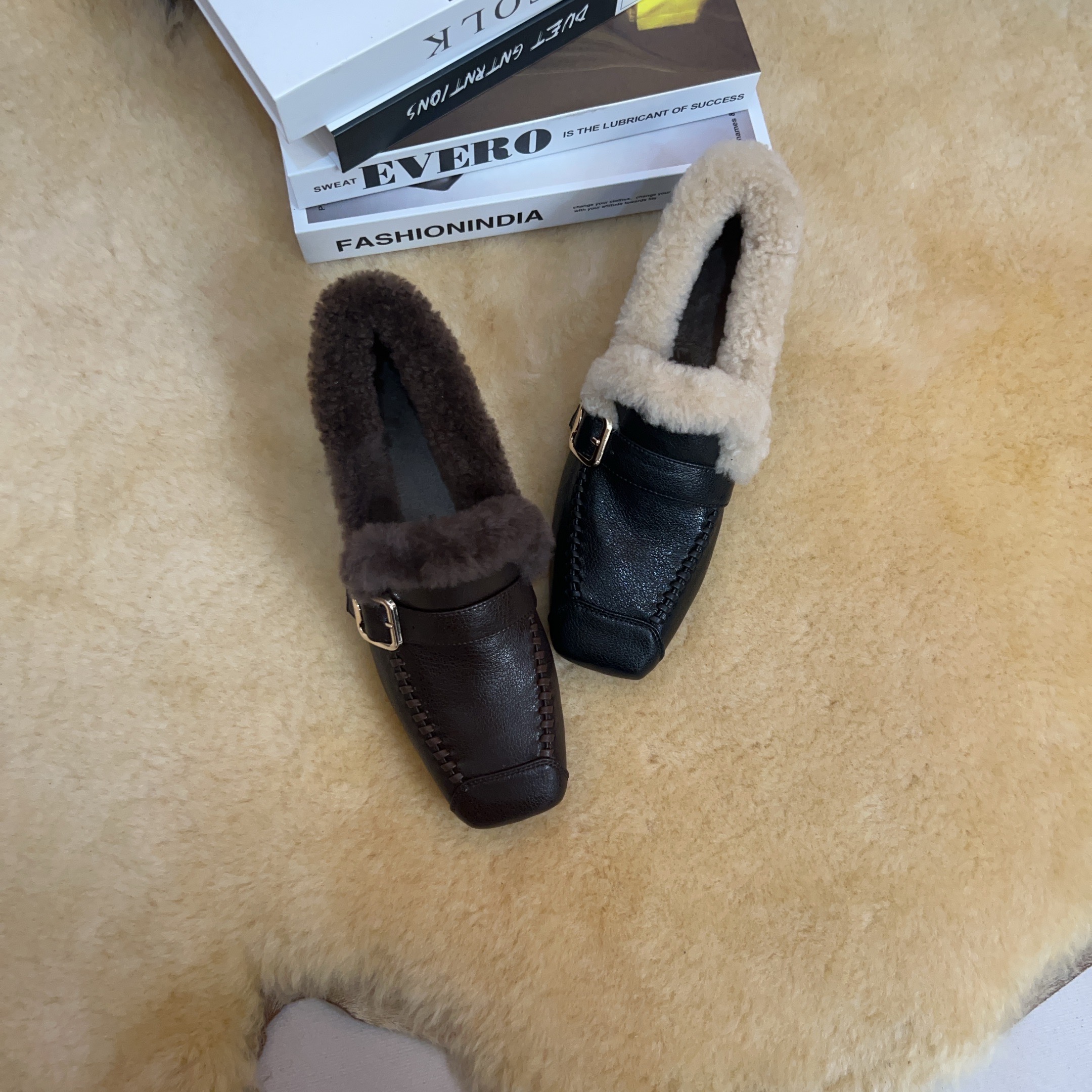 2025冬季新款真皮时尚短靴女粗跟百搭加绒加厚保暖羊毛单鞋D0017