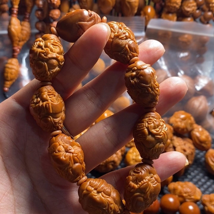 橄榄核吊坠静*@八方财神