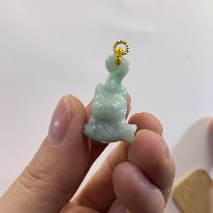 翡翠吊坠(赠链)未镶嵌代编织