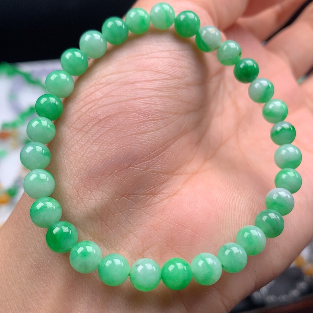 未镶嵌翡翠手链卡