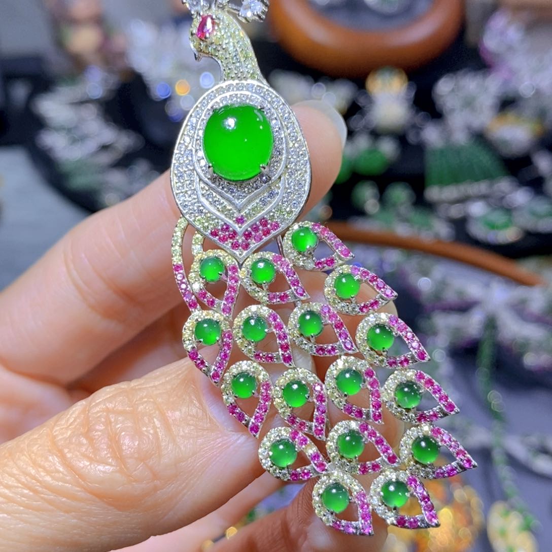 翡翠颈饰银S925镶嵌天然翡翠