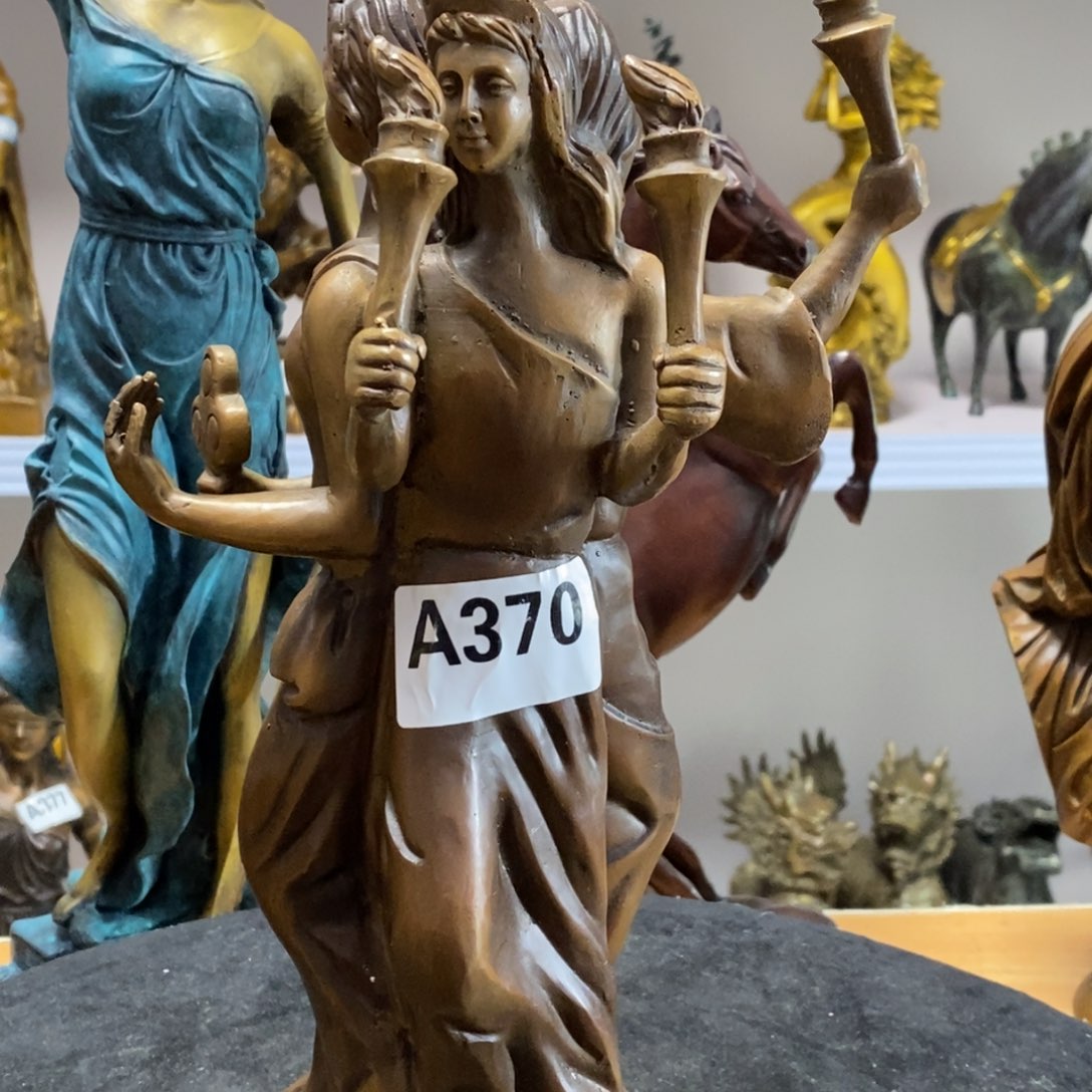 q***8黄铜材质，三重女神