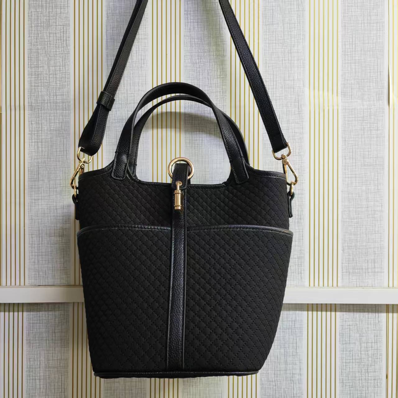 牛皮配布斜跨手拎包