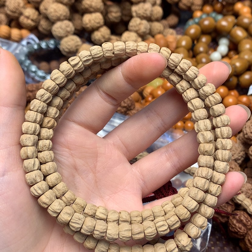 AAA百香108*5-6mm脖挂柏香籽左右百香手串