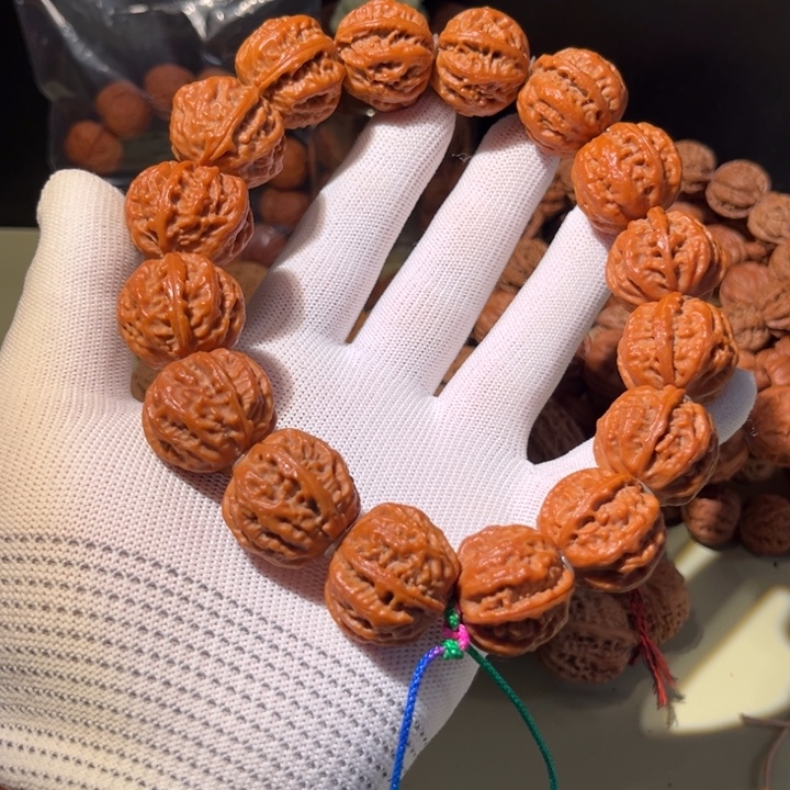 文玩核桃手串…………15