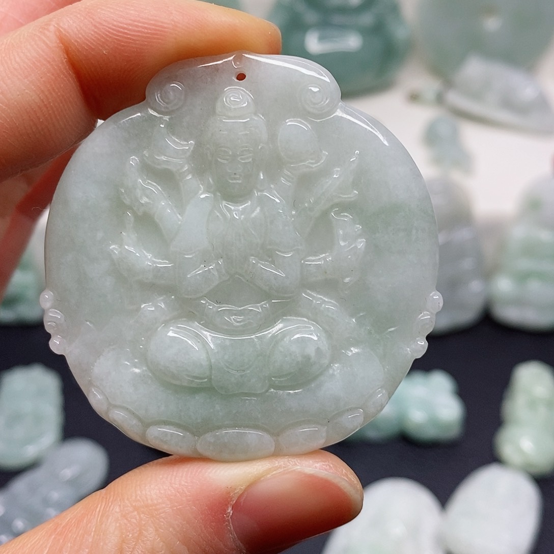 翡翠颈饰未镶嵌吊坠